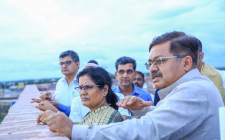 ପୁରୀରେ ଐତିହ୍ୟ ପ୍ରକଳ୍ପର କ୍ଷେତ୍ର ପରିଦର୍ଶନରେ ପୂର୍ତ୍ତ, ଆଇନ ଏବଂ ଅବକାରୀ ବିଭାଗର ମାନ୍ୟବର ମନ୍ତ୍ରୀ ଶ୍ରୀ ପୃଥ୍ୱୀରାଜ ହରିଚନ୍ଦନ, ମାନ୍ୟବର ପୁରୀ ବିଧାୟକ ଶ୍ରୀ ସୁନୀଲ କୁମାର ମହାନ୍ତିଙ୍କ ସହ ପୂର୍ତ୍ତ
