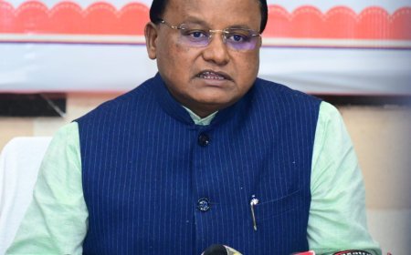 ମୁଖ୍ୟମନ୍ତ୍ରୀ ଶ୍ରୀ ମୋହନ ଚରଣ ମାଝୀ ଆଜି ସକାଳେ ଓ ସନ୍ଧ୍ୟାରେ ସ୍ଵତନ୍ତ୍ର ରିଲିଫ କମିଶନରଙ୍କ କାର୍ଯ୍ୟାଳୟରେ ଦୁଇ ଥର ସମୀକ୍ଷା କରି ବାତ୍ୟା ପରବର୍ତ୍ତୀ ପରିସ୍ଥିତି ଓ ପୁନରୁଦ୍ଧାର କାର୍ଯ୍ୟର ଅଗ୍ରଗତି ସମ୍ପର୍କରେ ଅବଗତ ହୋଇଛନ୍ତି। ପୁନରୁଦ୍ଧାର କାର୍ଯ୍ୟକୁ ଆହୁରି ତ୍ୱରାନ୍ୱିତ କରିବା ପାଇଁ ମୁଖ୍ୟମନ୍ତ୍ରୀ ନିର୍ଦ୍ଦେଶ ଦେଇଛନ୍ତି।